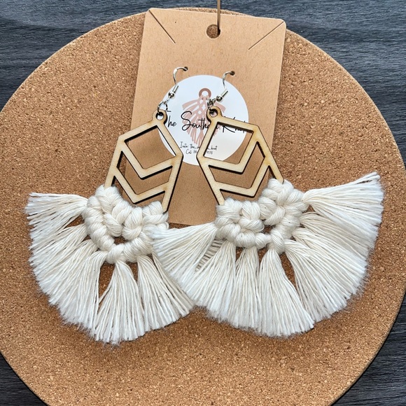 Cream Boho Fringe Earring’s - Picture 1 of 5